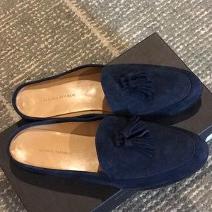 Navy suede slide